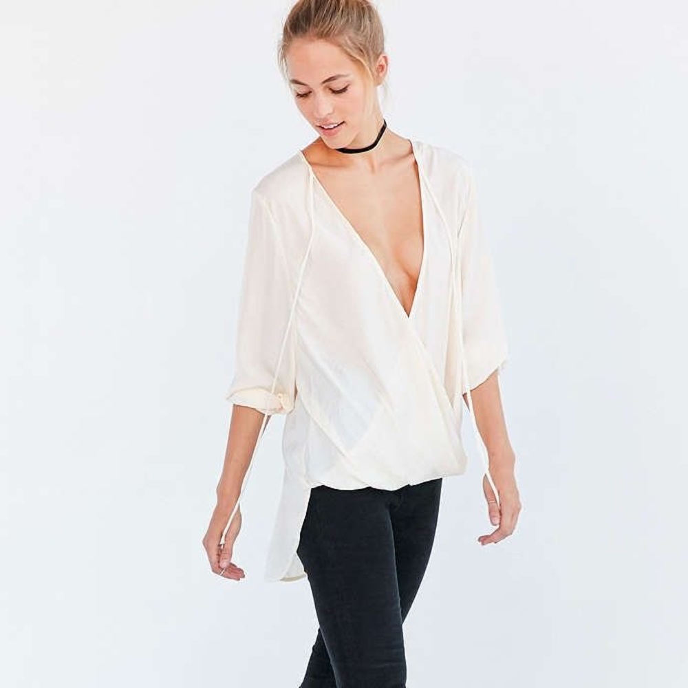 Silence and noise Bianca Tie Neck surplice Blouse